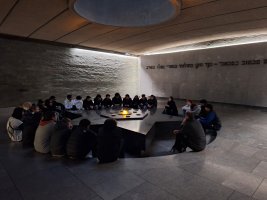 Au Mémorial de la Shoah